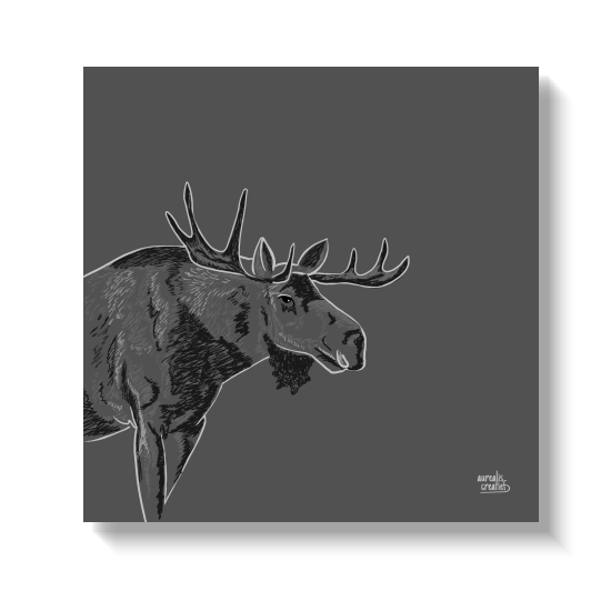 Een eland, getekend met losse grijze streken, met wijd uitgespreide geweien.