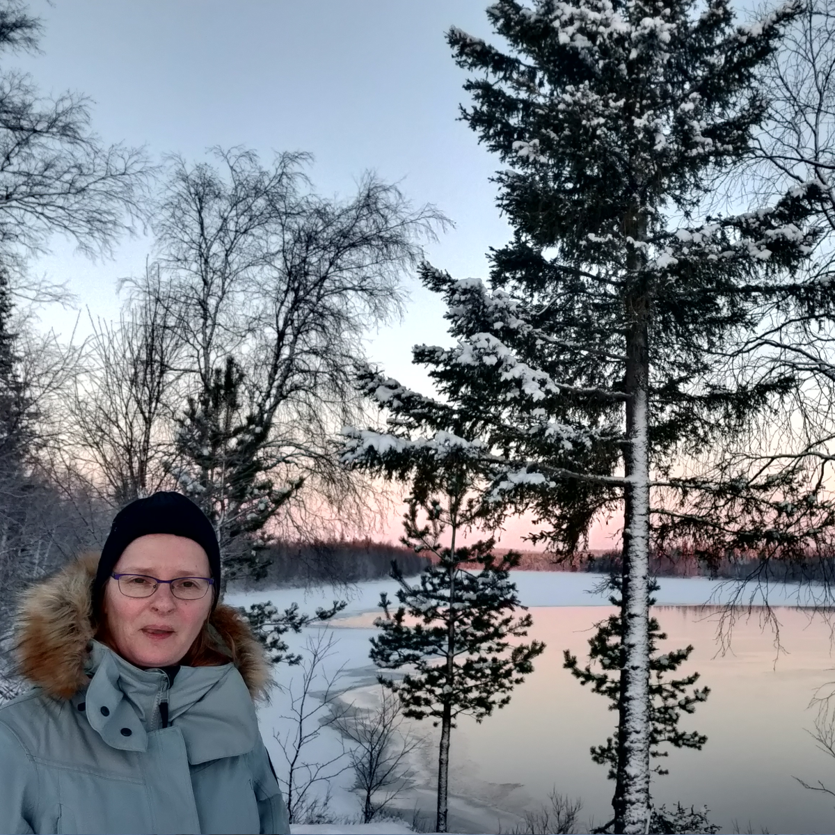 De Belgische illustratrice Els Bancken in Fins Lapland, de kunstenares achter Aurealis Creatief